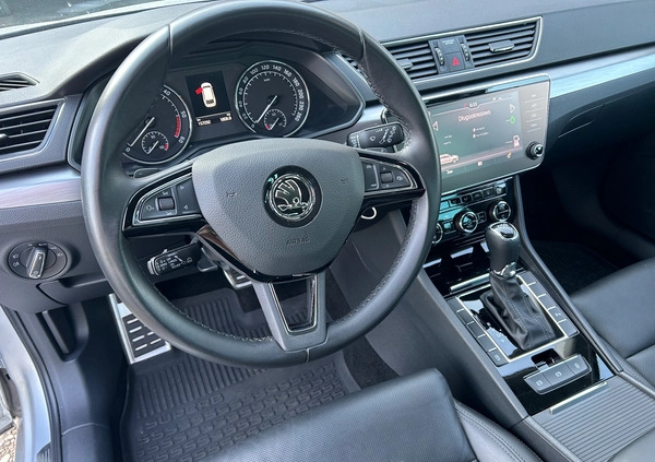 Skoda Superb cena 85000 przebieg: 157200, rok produkcji 2019 z Lubawa małe 301